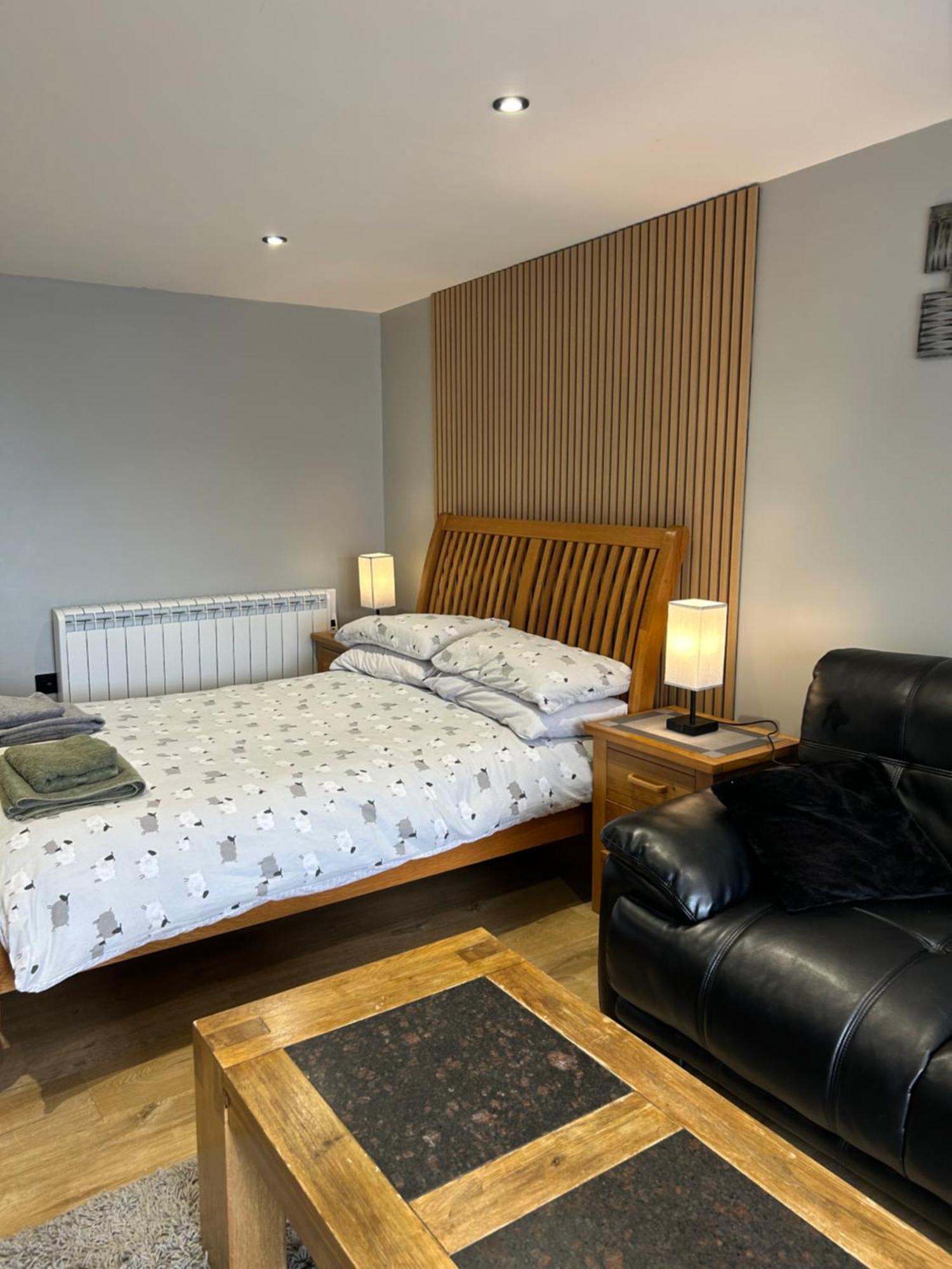 Roblins Nest Apartment Ammanford Exterior photo